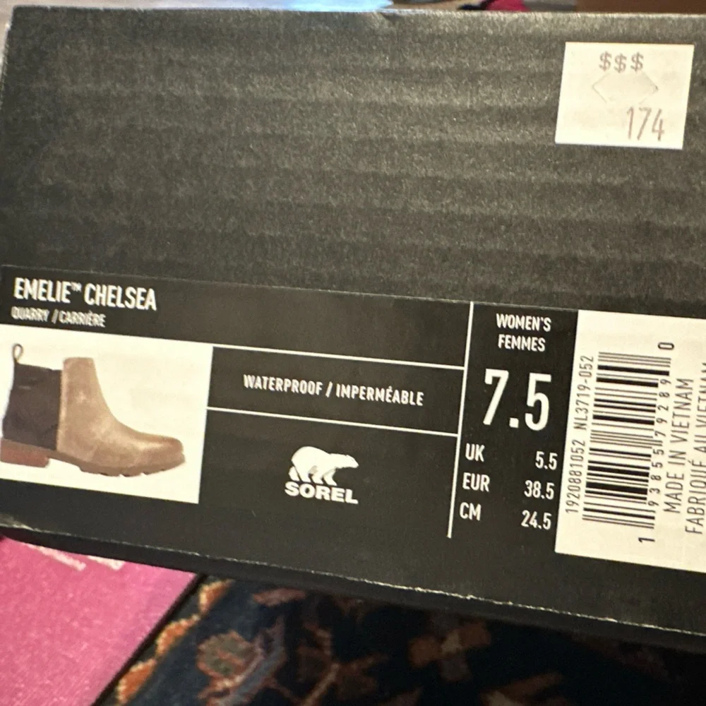 Women's Gray and Black Chelsea Boots - Picture 11 of 11